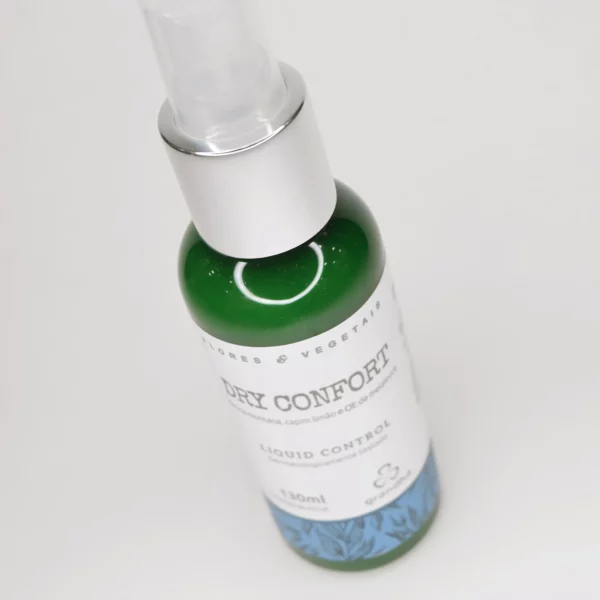 Dry Confort Liquid Control es una terapia capilar de uso diario diseñada para combatir el exceso de grasa